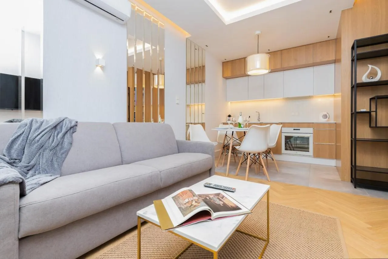 Aparthotel Mennica Residence - City Center Apartments By Noclegi Renters Warsaw