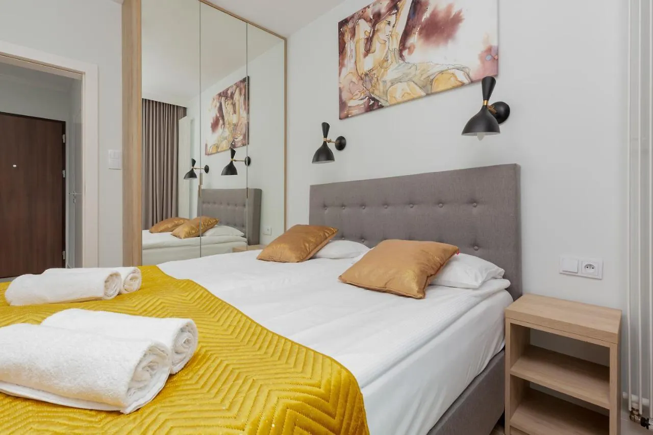 Aparthotel Mennica Residence - City Center Apartments By Noclegi Renters Warsaw