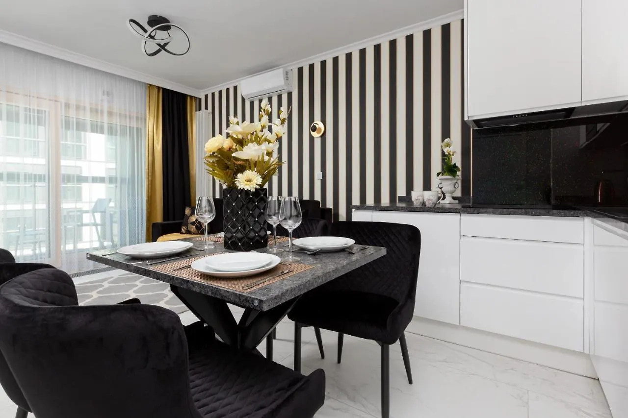 Mennica Residence - City Center Apartments By Noclegi Renters Warsaw Poland