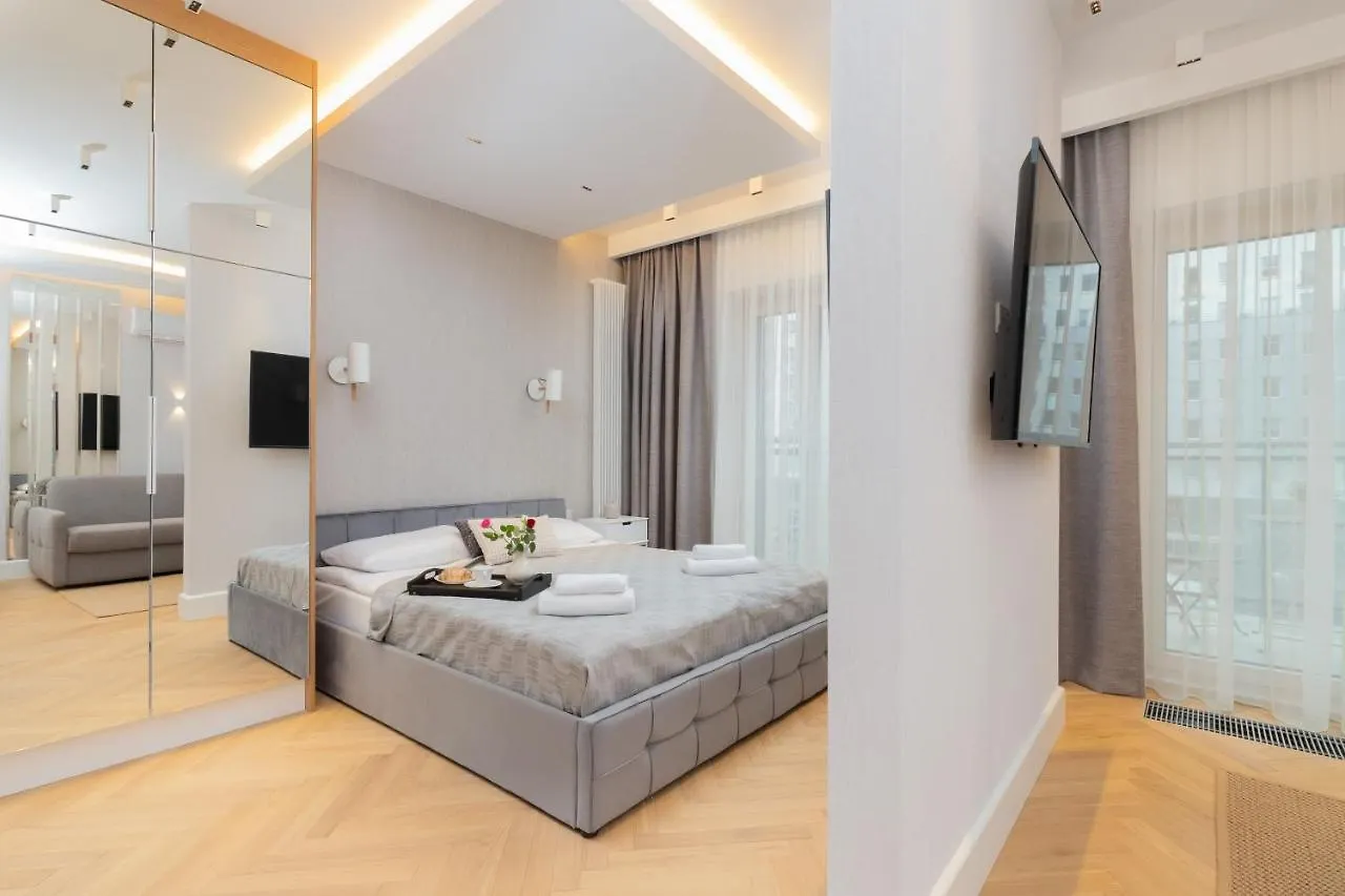 Aparthotel Mennica Residence - City Center Apartments By Noclegi Renters Warsaw Poland
