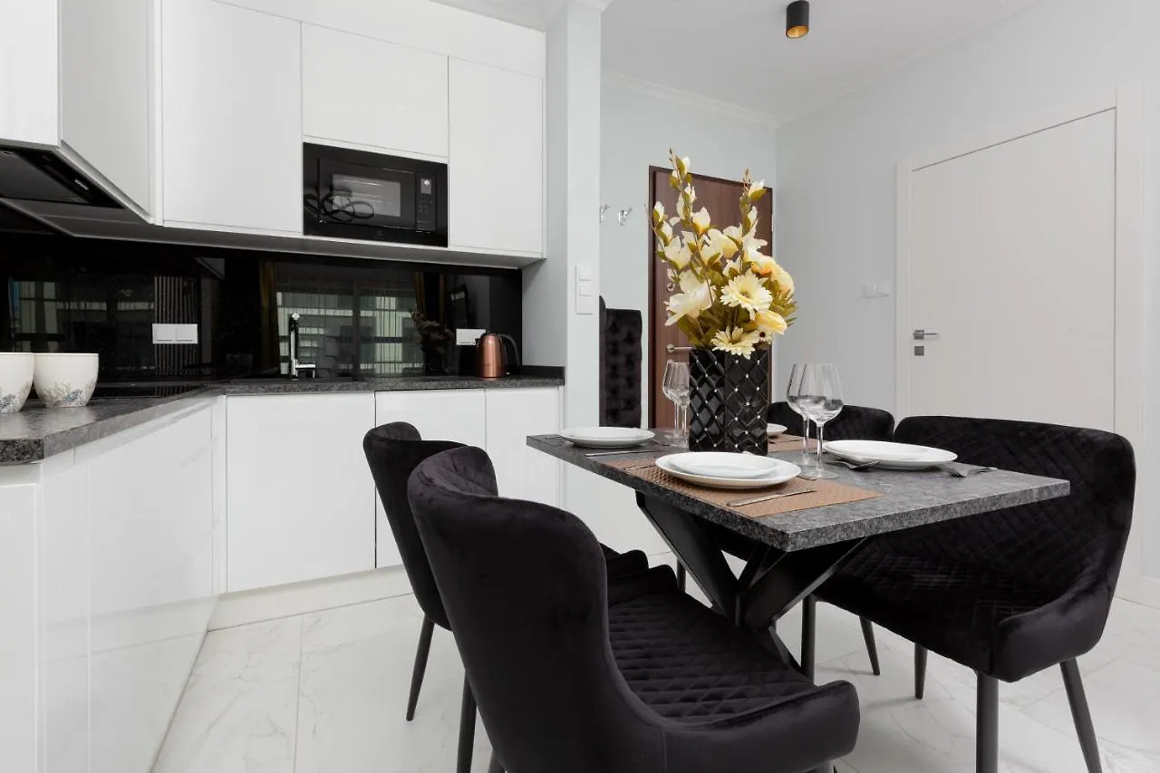 Mennica Residence - City Center Apartments By Noclegi Renters Warsaw 0*,  Poland
